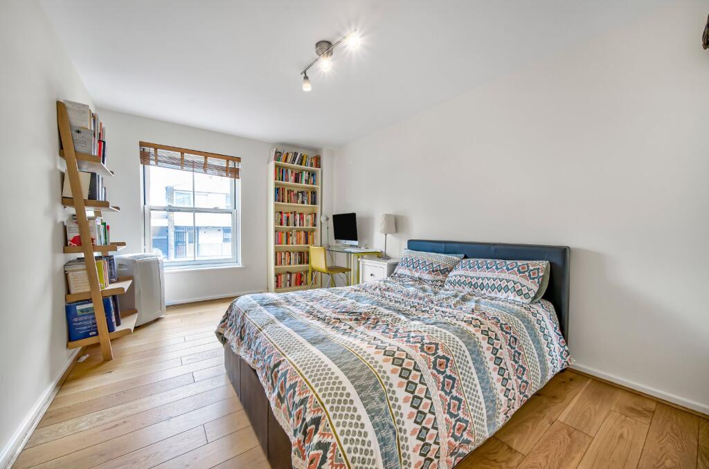 Apartment in London - View 5