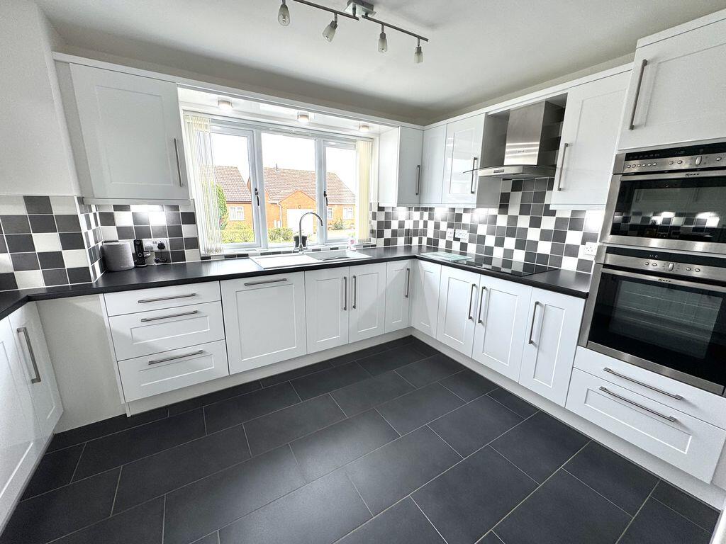 House in Nuneaton and Bedworth, Warwickshire - View 2