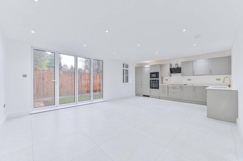 Main image of property: Kingswood Way, Sanderstead, South Croydon, CR2