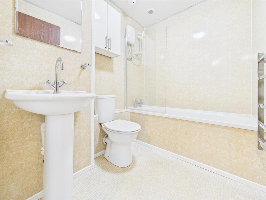 Apartment in Newcastle upon Tyne - More