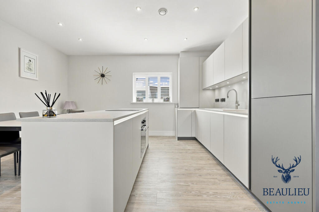 Apartment in Chelmsford - View 5