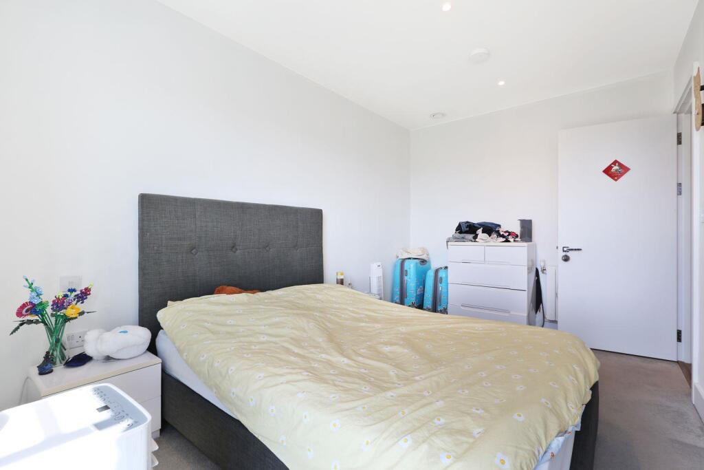 Apartment in London - View 5
