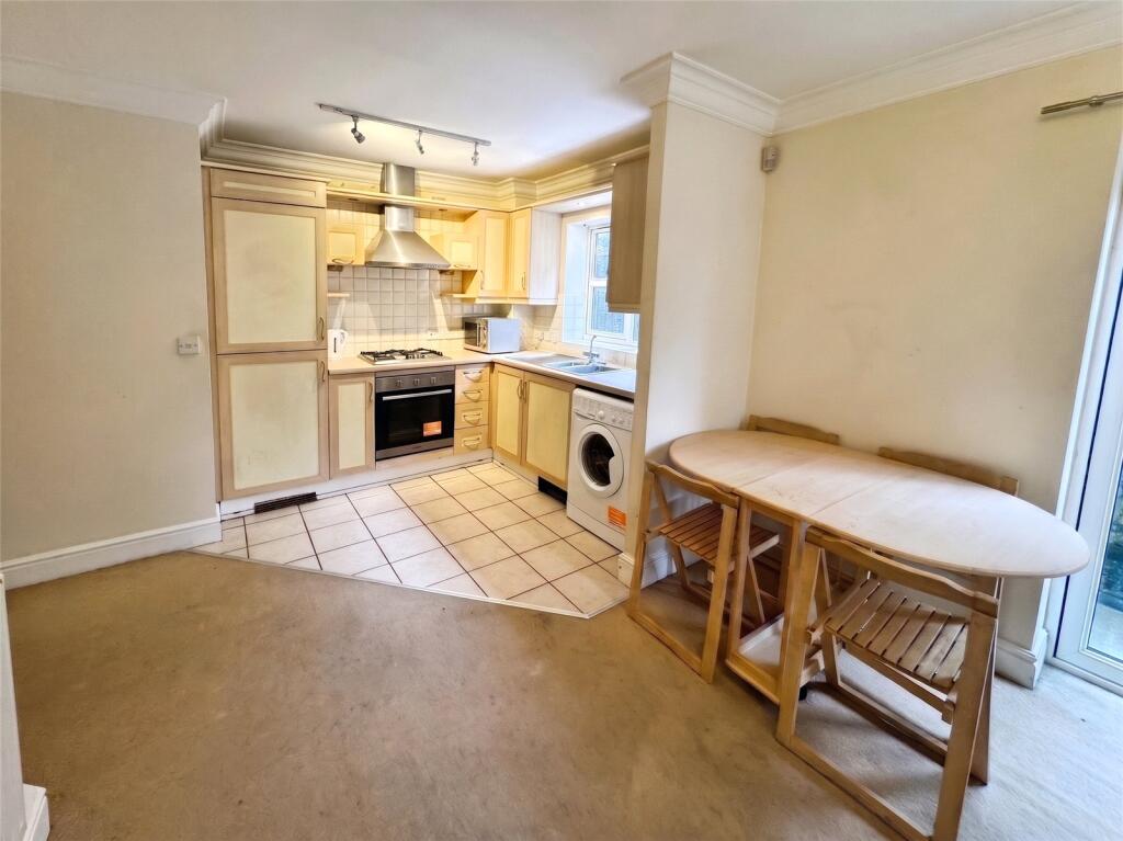 Apartment in Reading - View 5