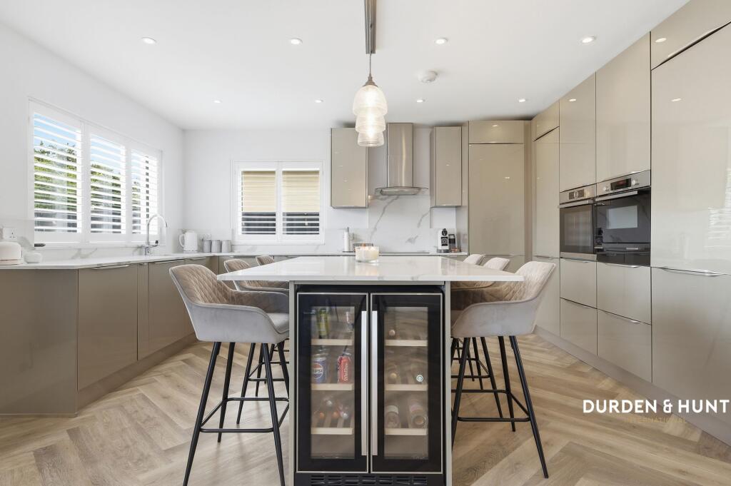 House in Rochford, Rayleigh - View 3