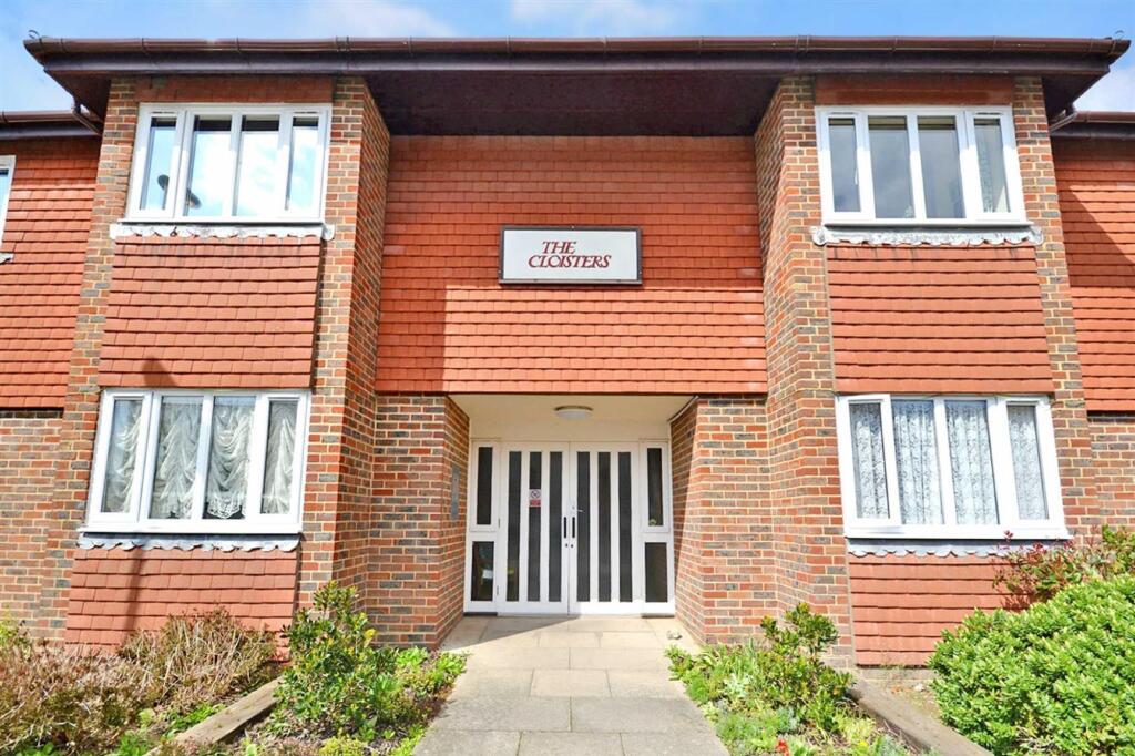 2-bed house on Carnegie Road, The Cloisters, BN14, £145,000