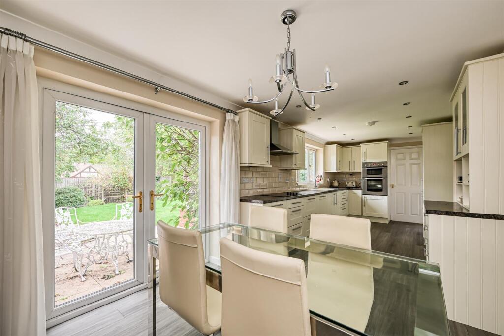 House in Wolverhampton, West Midlands - More