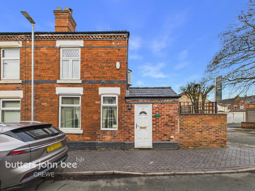 3-bed terraced on Meredith Street, Crewe, £170,000