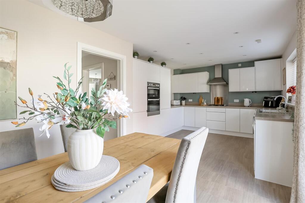 House in Cranfield, Central Bedfordshire - More