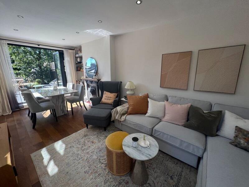 Apartment in London - View 2