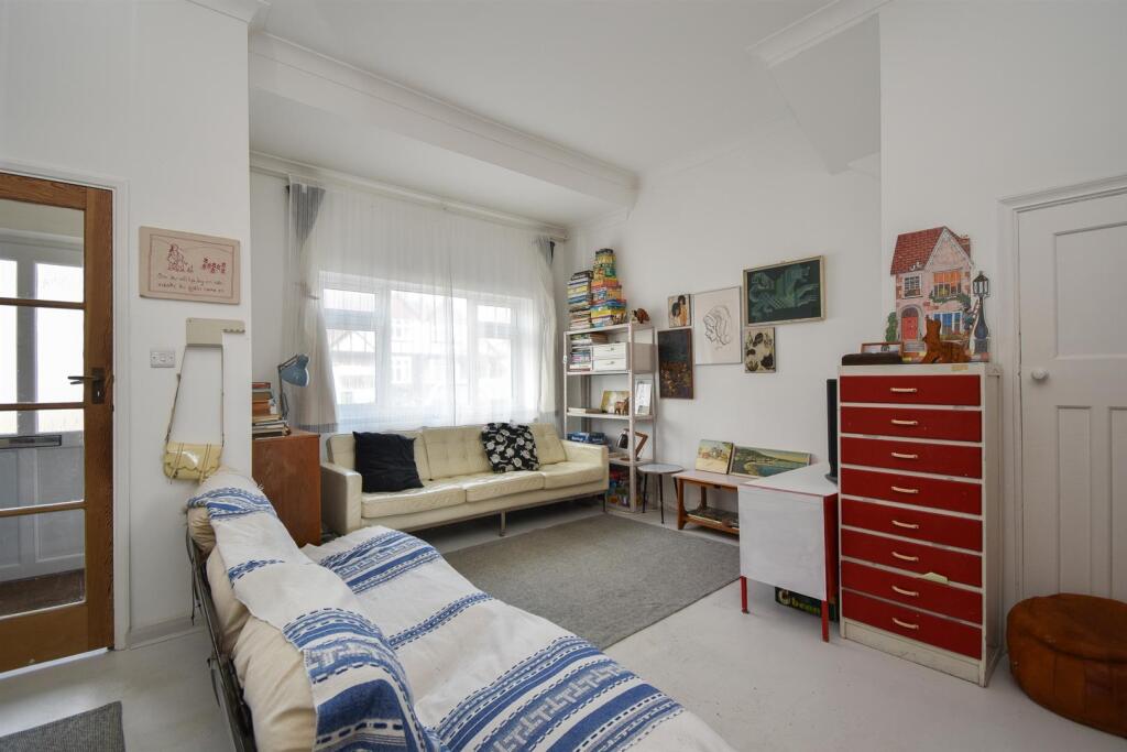 House in Tonbridge - More