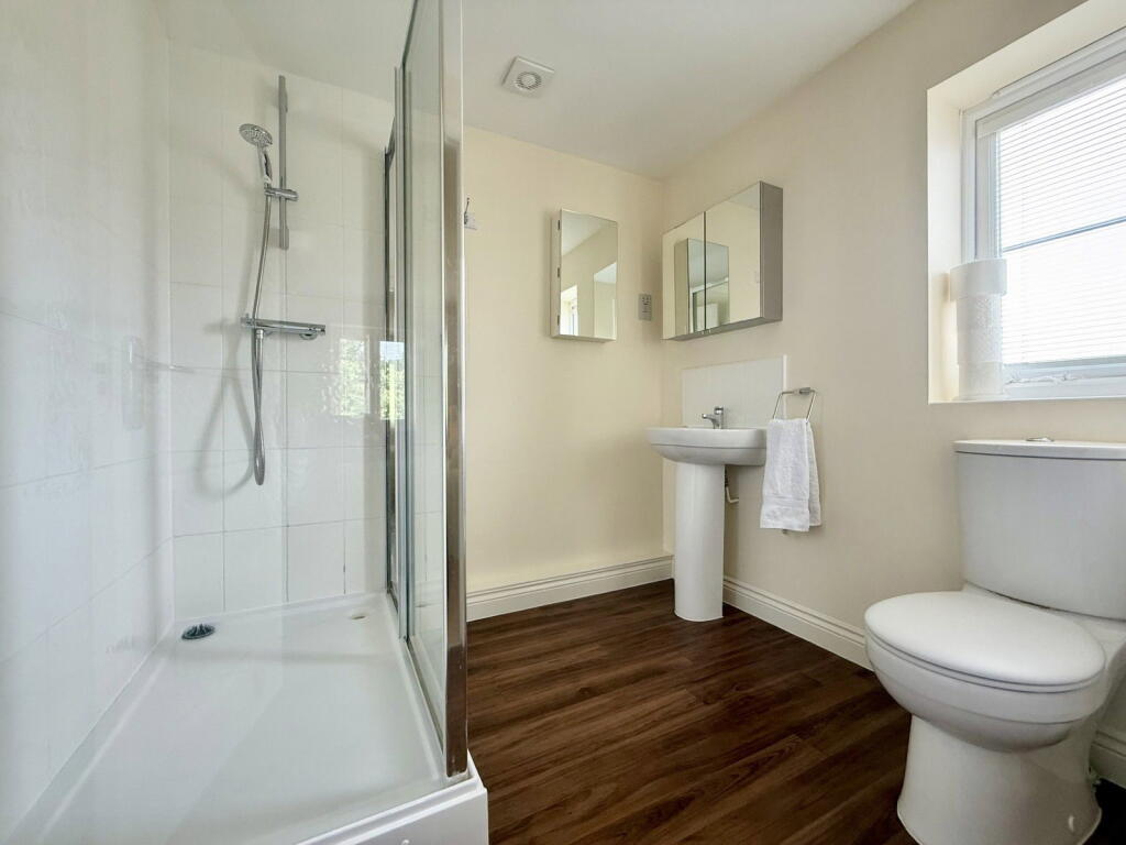 House in Gloucester - View 5