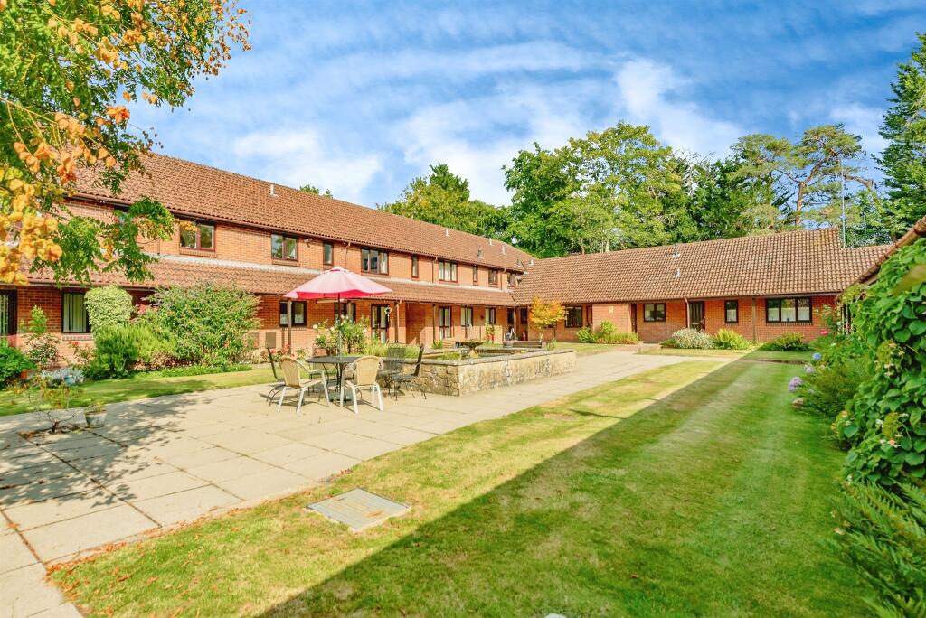 Main image of property: London Road, East Grinstead