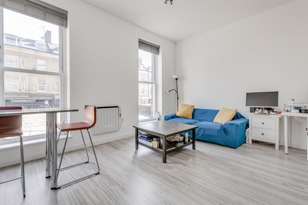 Main image of property: Lavender Hill,
Clapham Junction, SW11