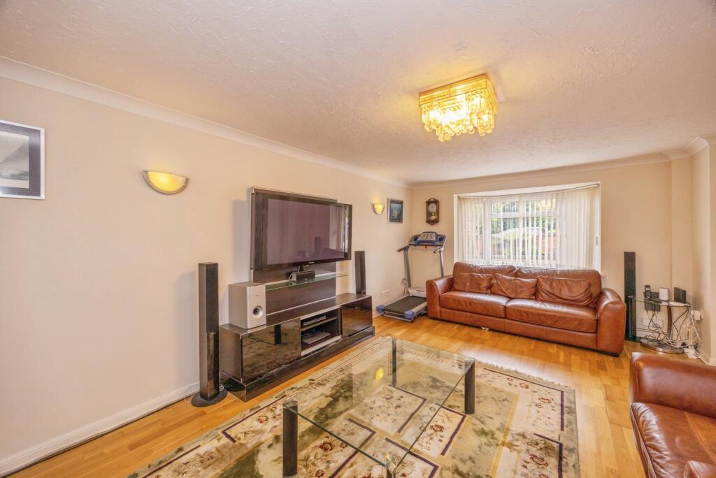 Bentley Close, Waterlooville, Hampshire, PO8 - View 4