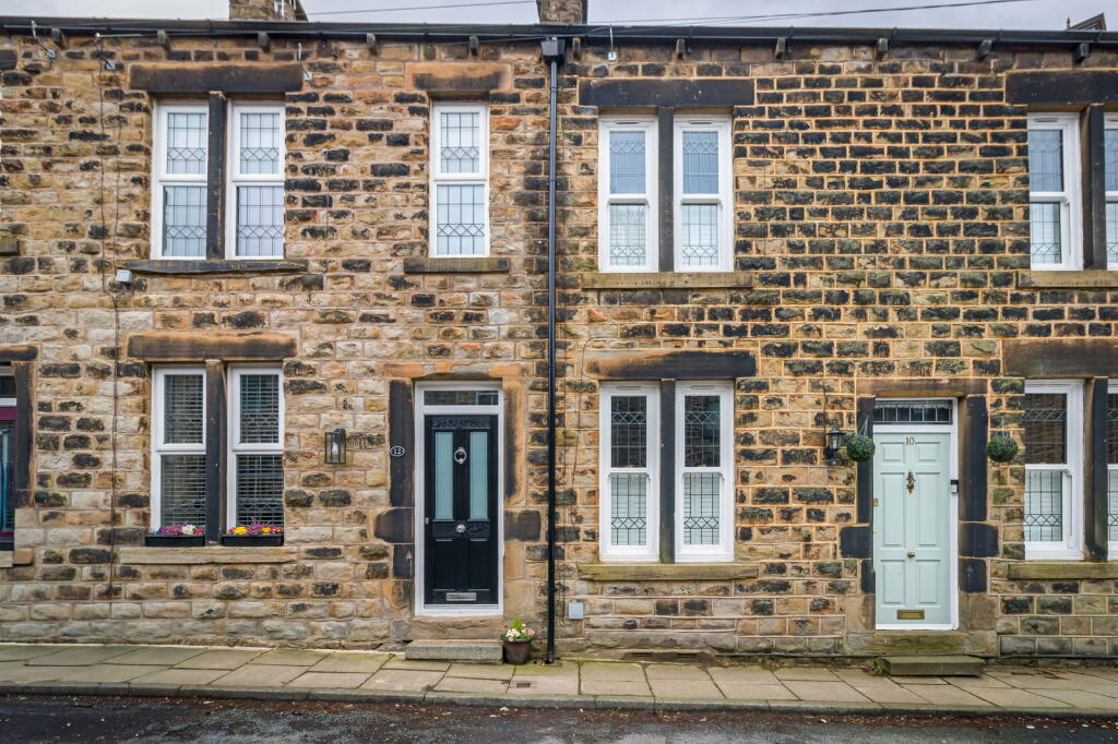 2-bed terraced on Lee Street, Uppermill, Saddleworth, £250,000