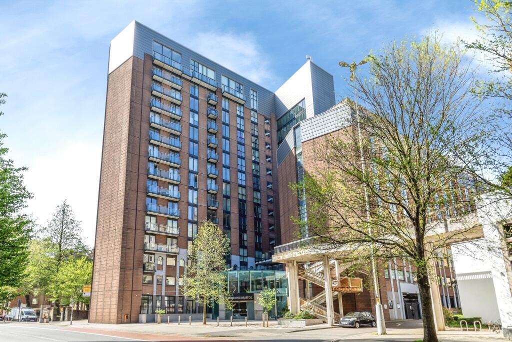Main image of property: Lewins Mead, Bristol, BS1