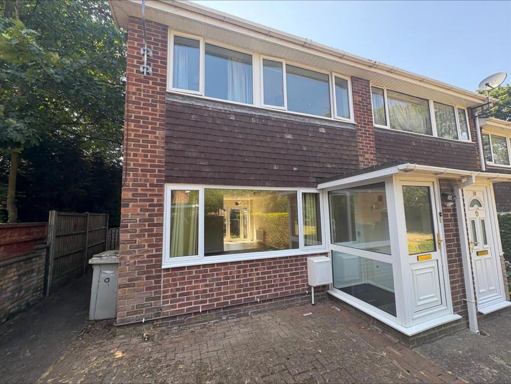 3-bed semi-detached on Riverside court, Louth, £179,000