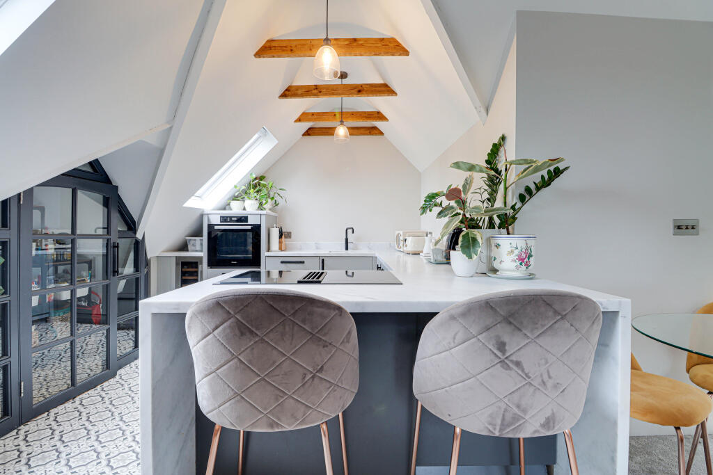 Kirkwick Avenue, Harpenden, Hertfordshire, AL5 - View 5