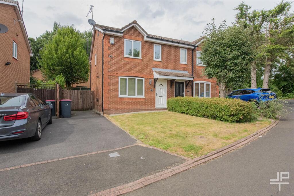 Main image of property: The Wicheries, Worsley, Manchester,M28 0YN