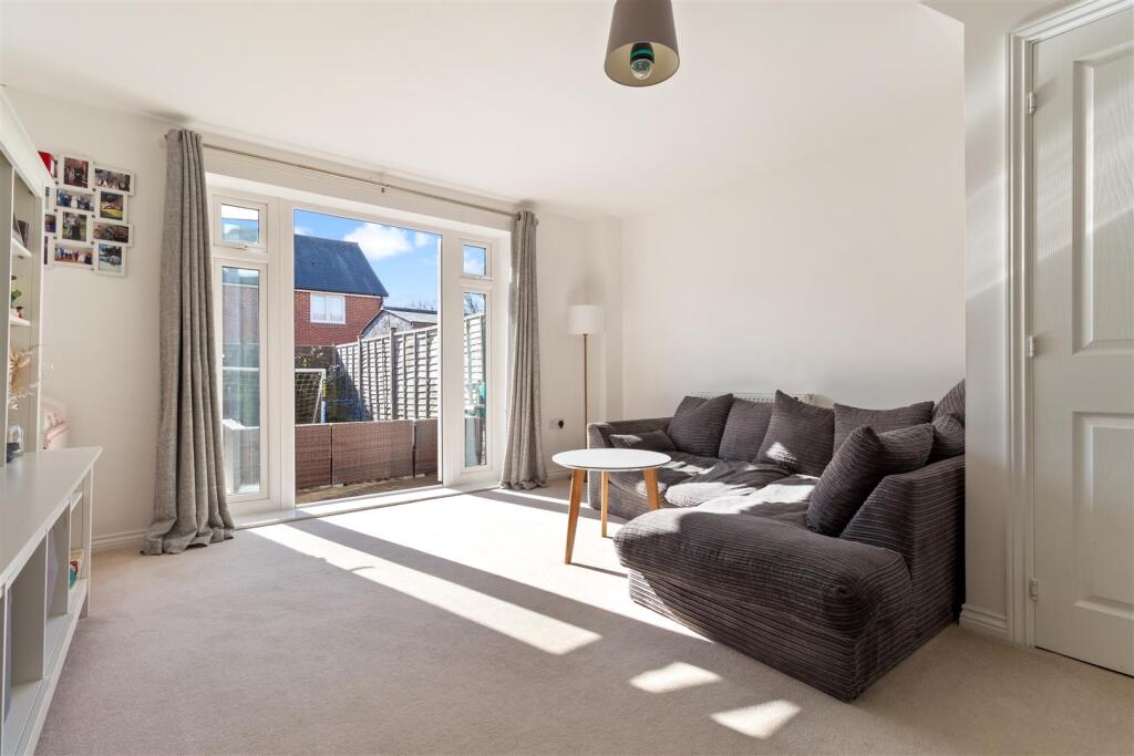 Oaksheath Gardens, Worthing photo 3