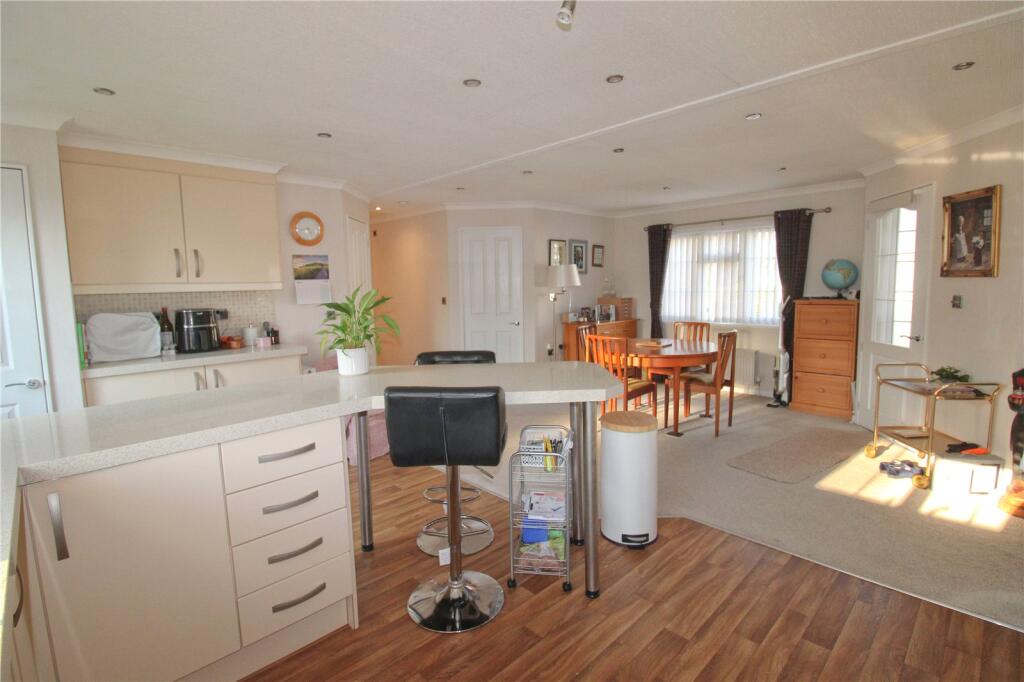 The Spinney, Trowbridge photo 4