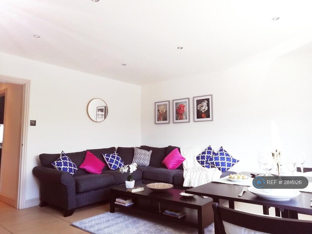 Main image of property: Heralds Court, Warwick, CV34