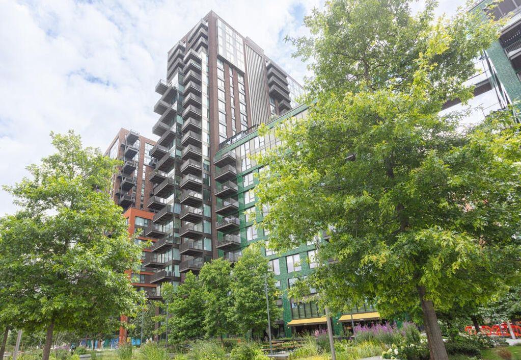 2-bed flat on Legacy Building, Nine Elms, SW11, £1,150,000