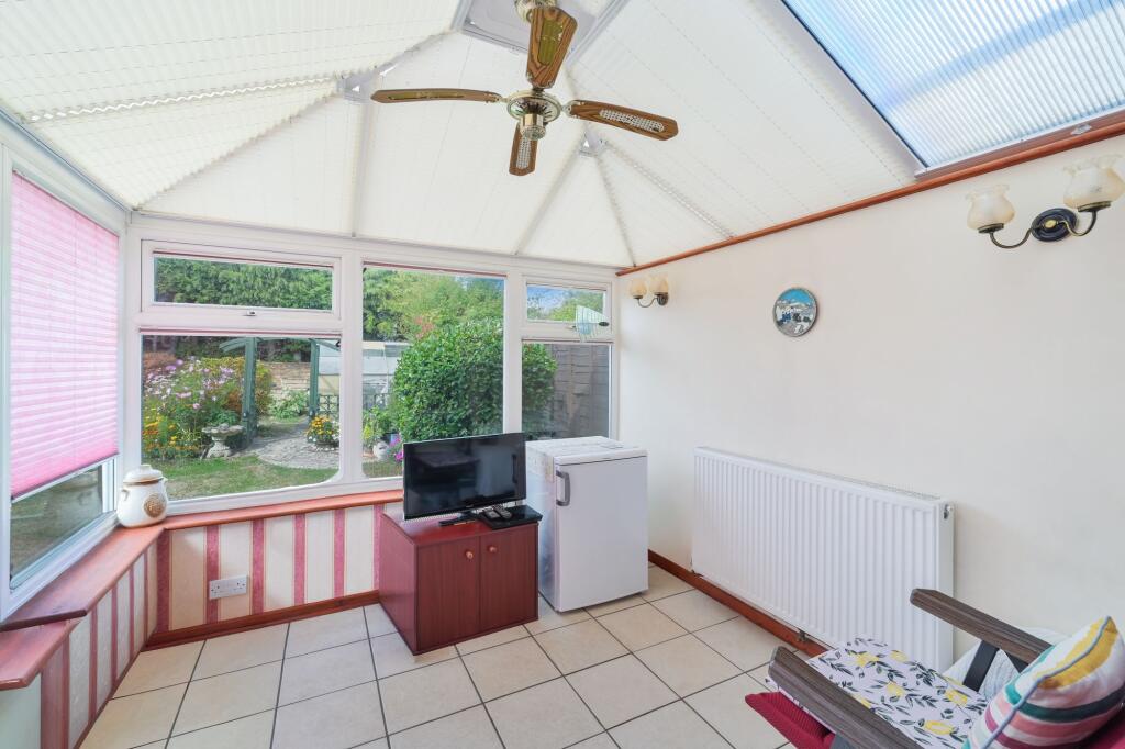 House in Kingston upon Thames - More