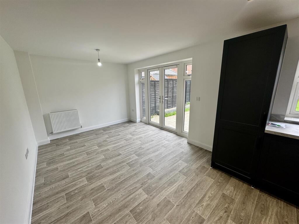 Peregrine Close, Newent photo 3
