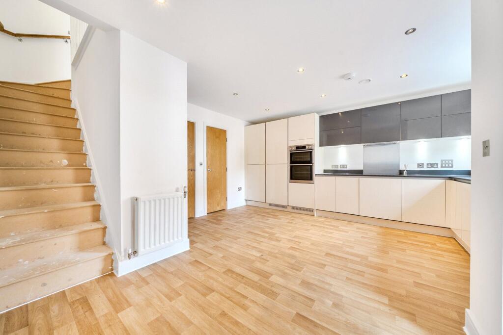 Apartment in London - More