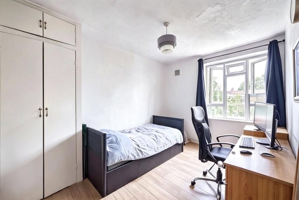 Apartment in London - More