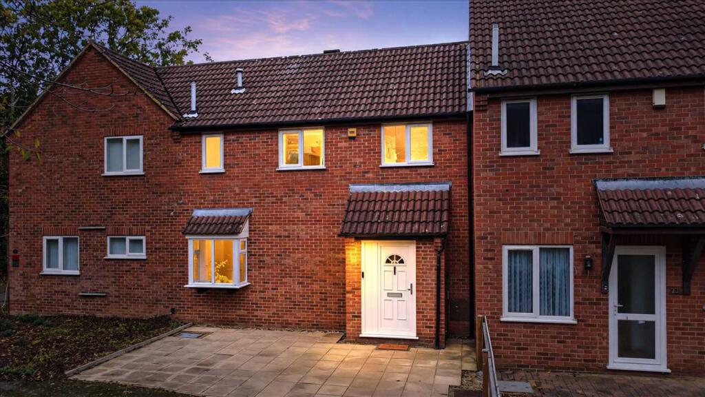 3-bed terraced on Bradbury Close, Bradwell, Milton Keynes, £290,000