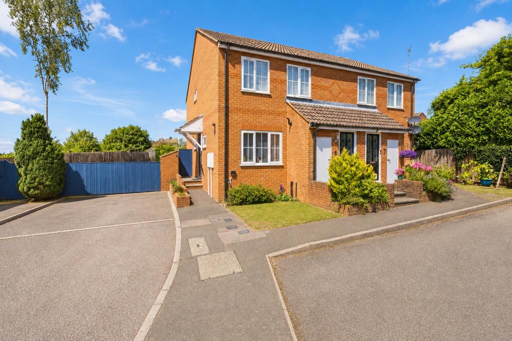 Main image of property: Woodlea, Hammers Gate, St. Albans, Hertfordshire, AL2