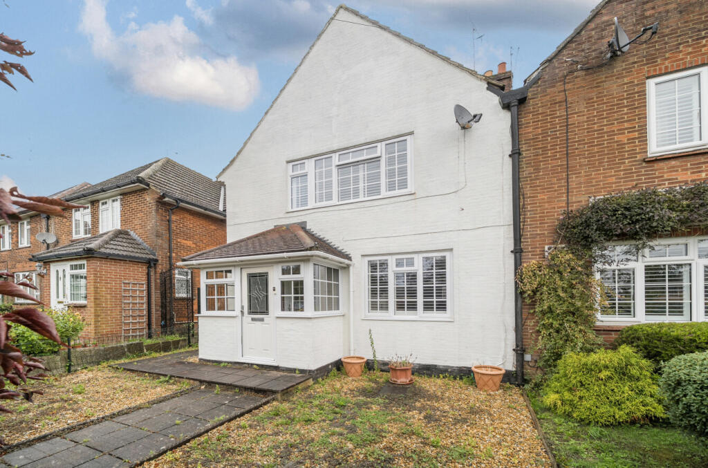 3-bed semi-detached on Kingsclere Road, Basingstoke, Hampshire, £450,000