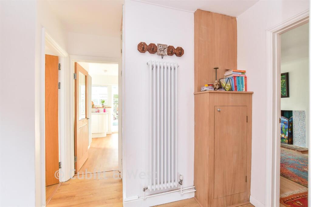 House in Peacehaven, Telscombe Cliffs - View 5