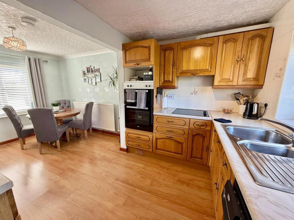 Park Drive, Deganwy, Conwy photo 5