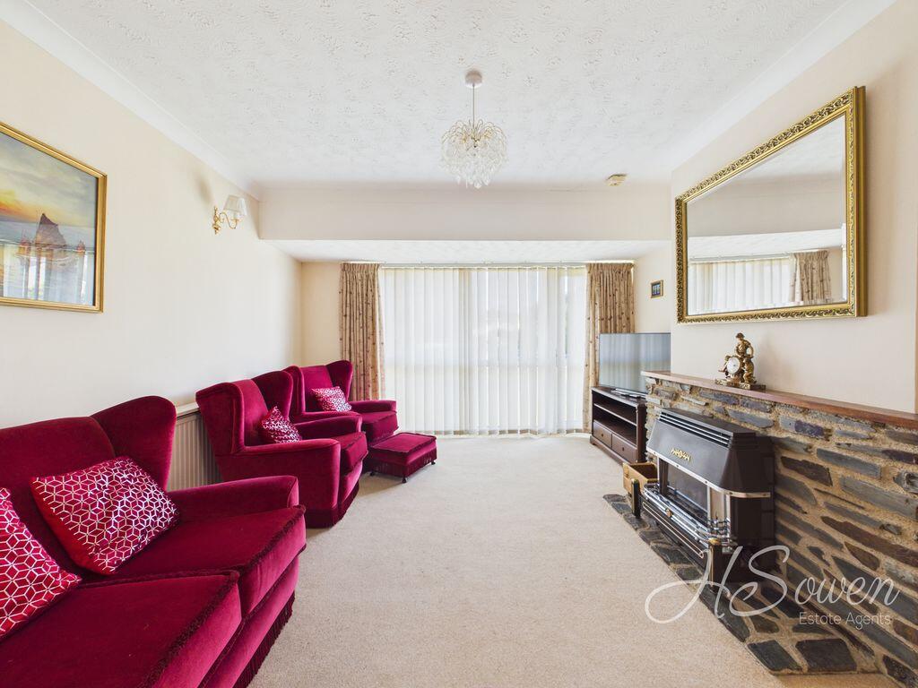 House in Torquay, Torbay - More