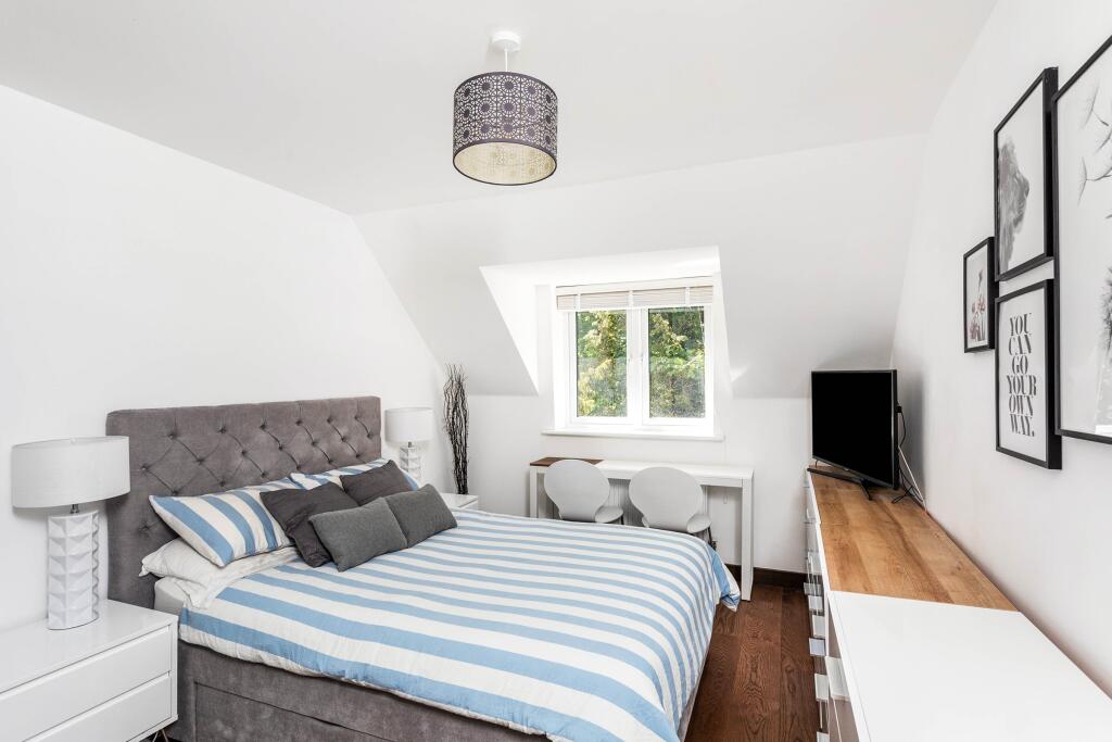 Apartment in Milton Keynes - View 5