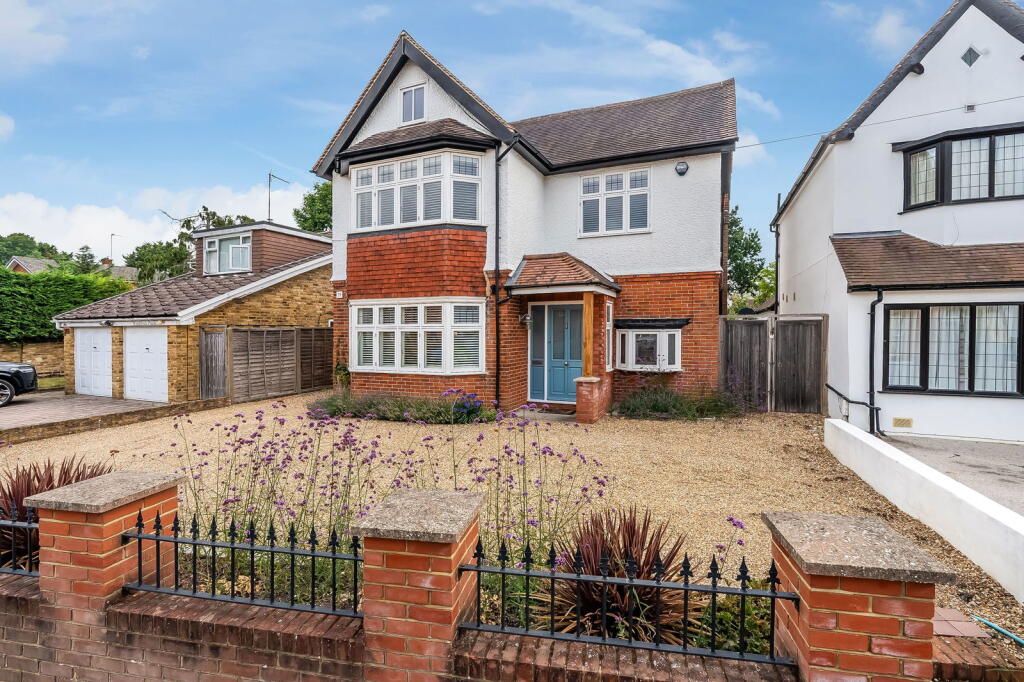 Agates Lane, Ashtead, KT21 2ND photo 2