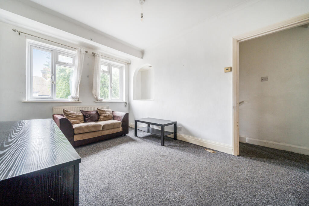 Apartment in Dartford, Stone - View 2