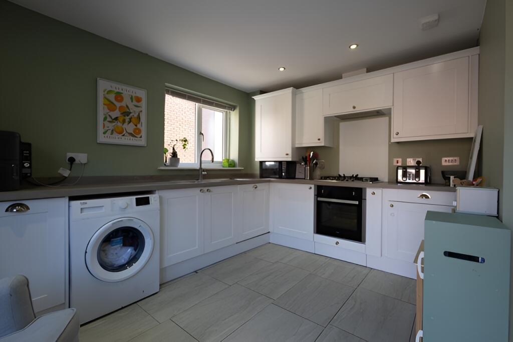 House in Cardiff, Llantrisant - View 3