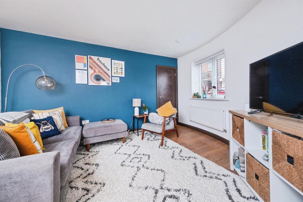 Apartment in Milton Keynes - View 3