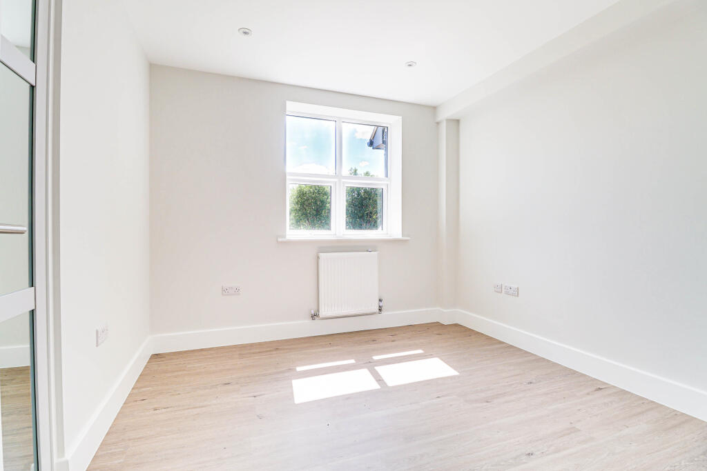 Apartment in St Albans - View 3