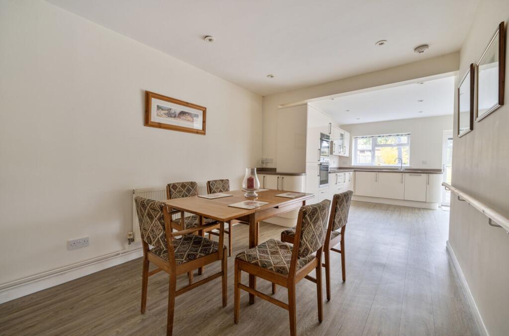 Elmdale Crescent, Thornbury, BS35 - View 3