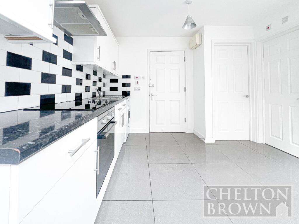 Apartment in Northampton, Phippsville - More