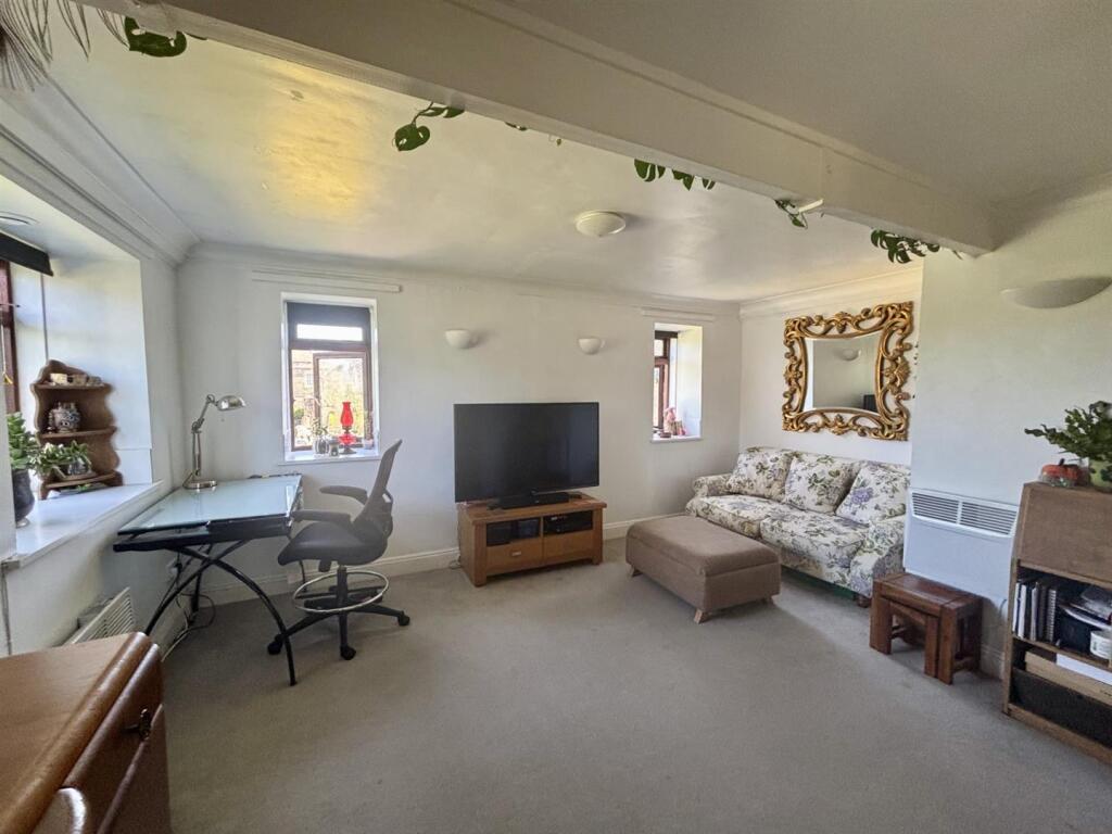 Apartment in Salisbury - View 4