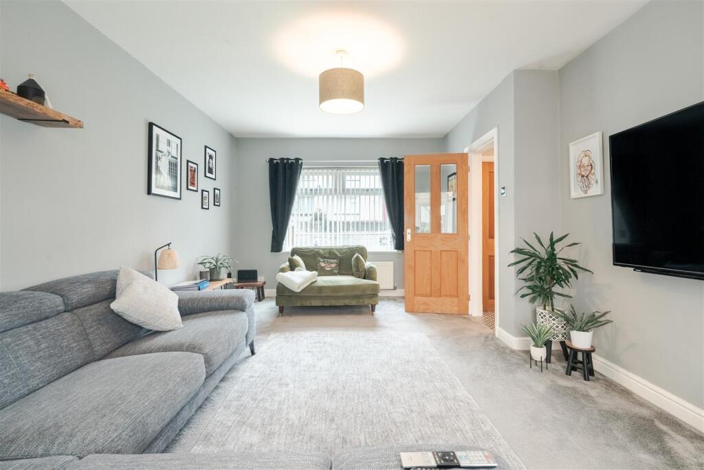Stackwood Avenue, Barrow-In-Furness photo 2