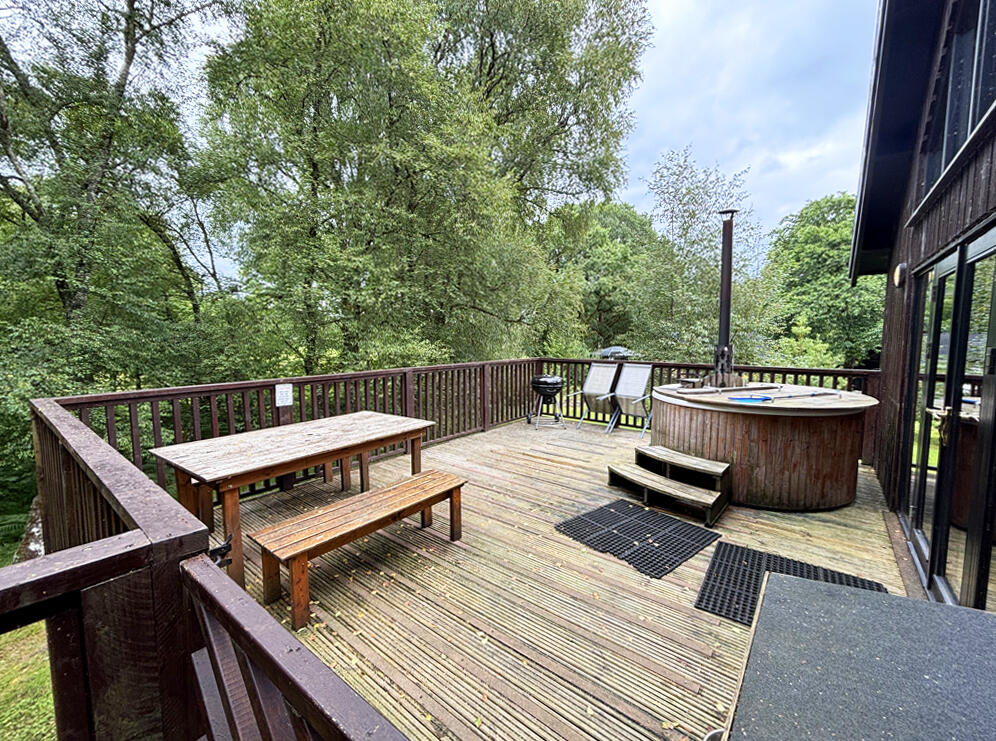 Fern Lodge, 8a Aweside Chalet Park, Dalavich, PA35 1HS photo 2