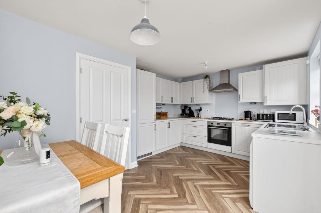 Bowland Close, Honley, HD9 photo 5