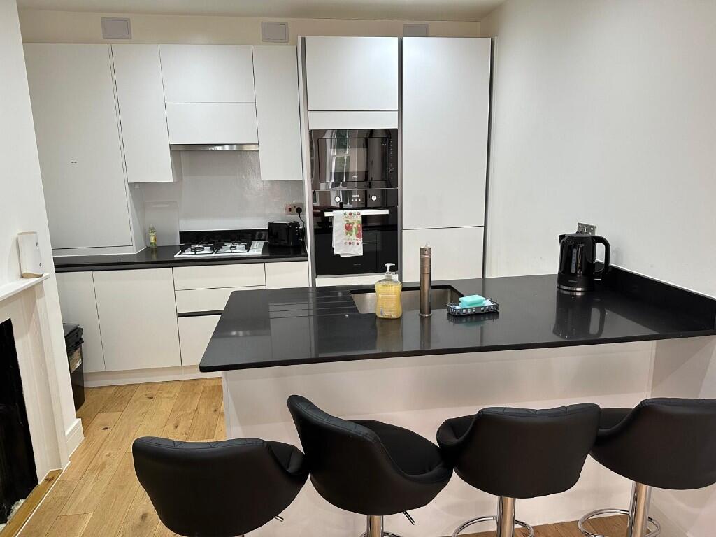 Apartment in London - More